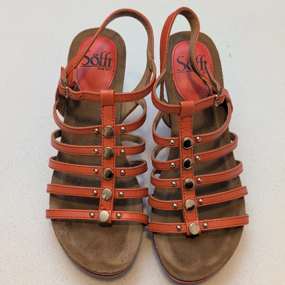 Sofft Strappy Coral Wedge Sandals w/ Gold Embellishments - Size 7.5 - Picture 2 of 6